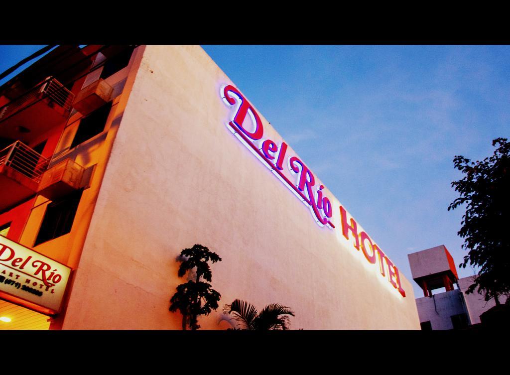 Del Rio Apart Hotel Encarnación Esterno foto
